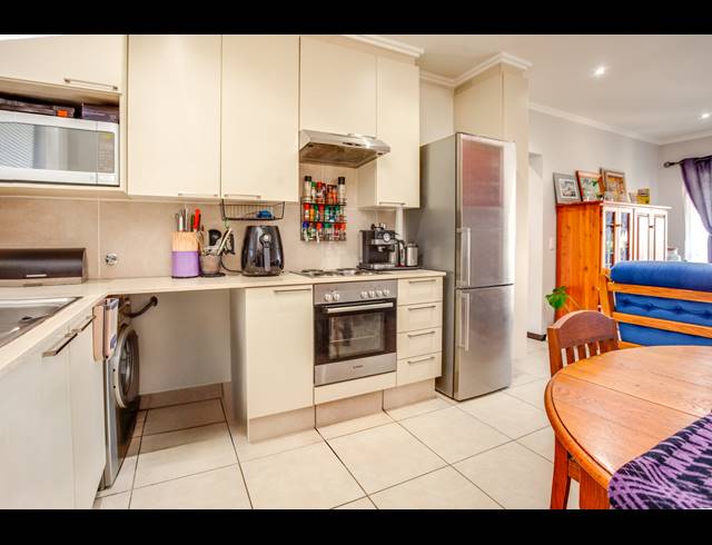 2 BEDROOM APARTMENT FOR SALE IN LONEHILL